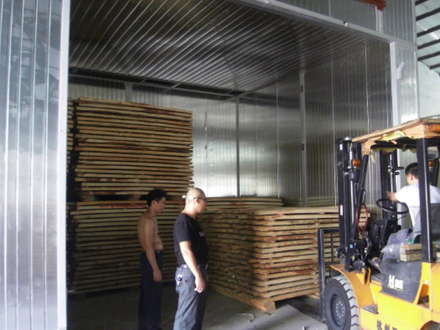 real hot air circulation wood drying room with forklift loading lumber